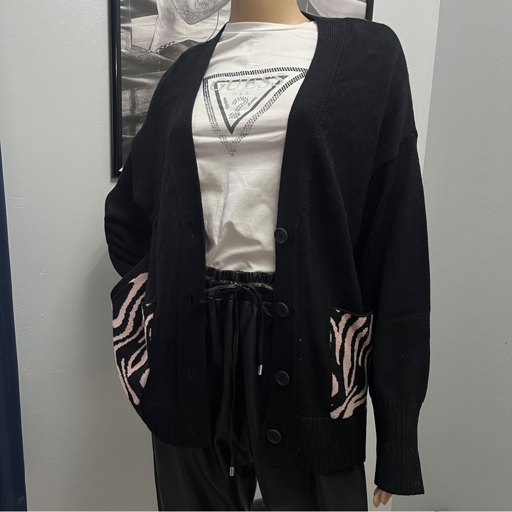 525 Cardigan 100% Cotton with Zebra Accent Pockets